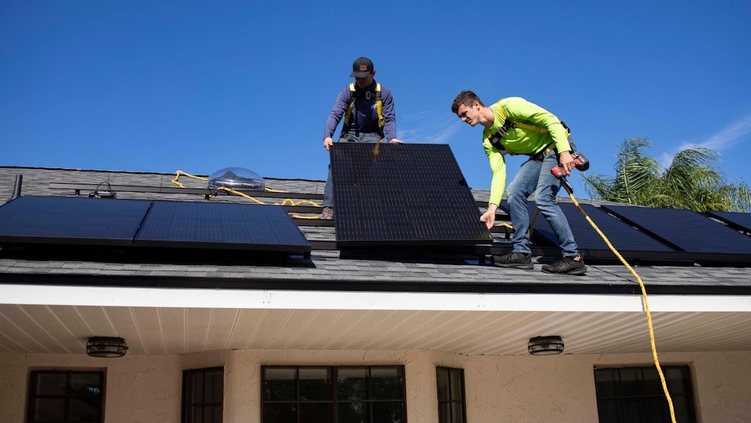 men-on-top-of-a-roof-picsekmisrs